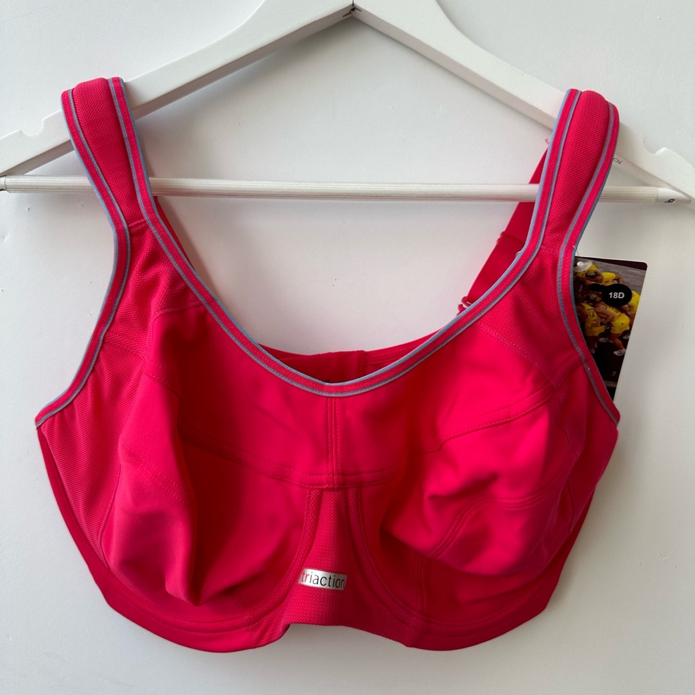 Triumph Sports Bra in Vibrant Pink